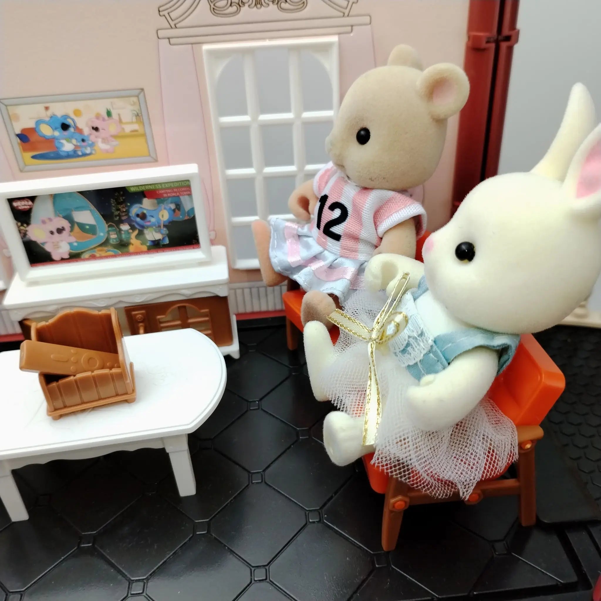 DIY Miniature Room Box Kit - Living Room & Flower Shop