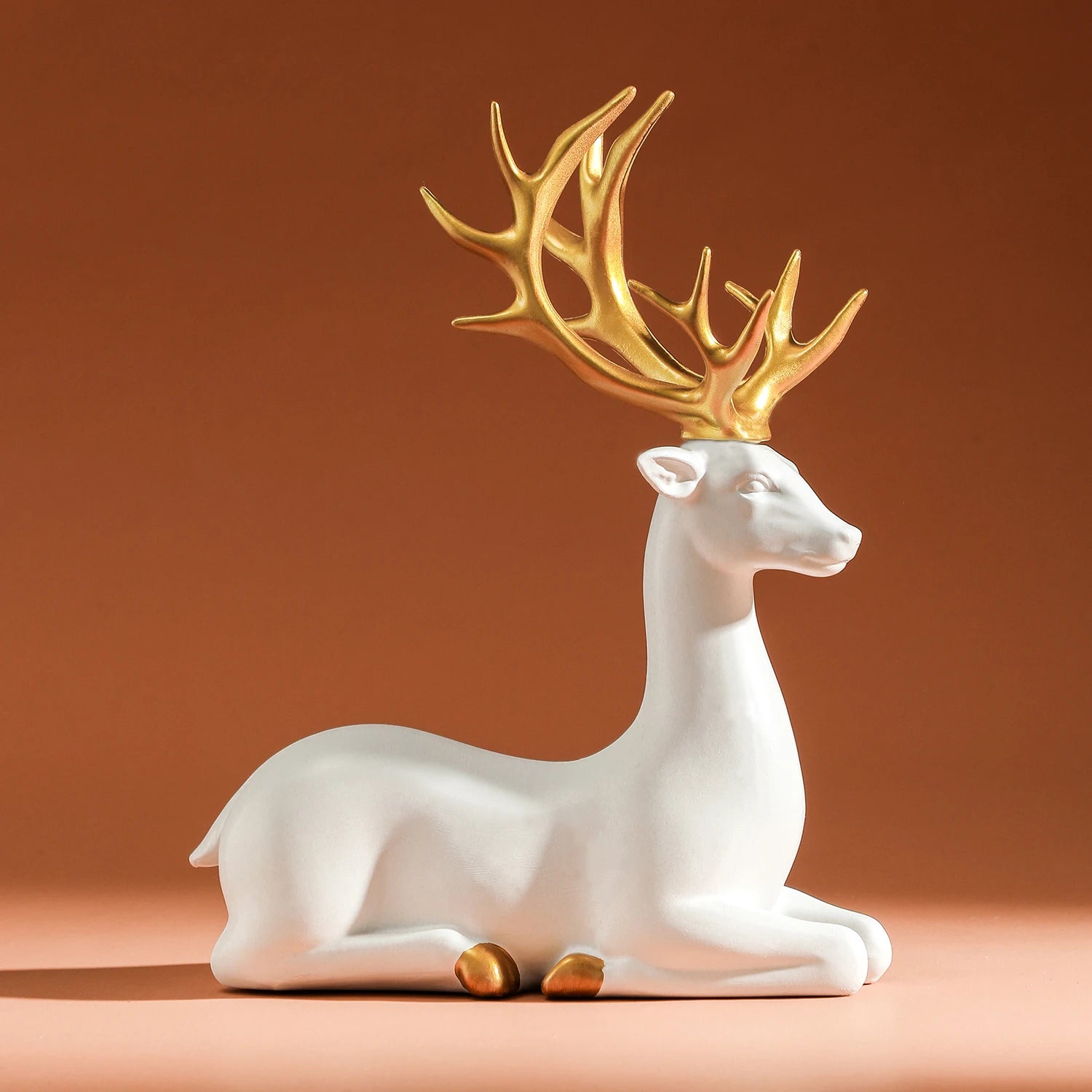 Luxury Deer Figurine Set Detai